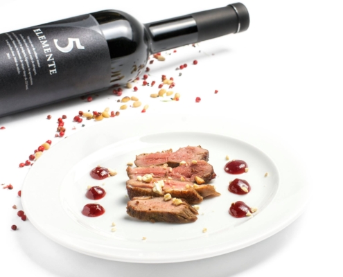 Equinox 5 Elemente Rot mit Roastbeef und Erdbeeren Marmelade